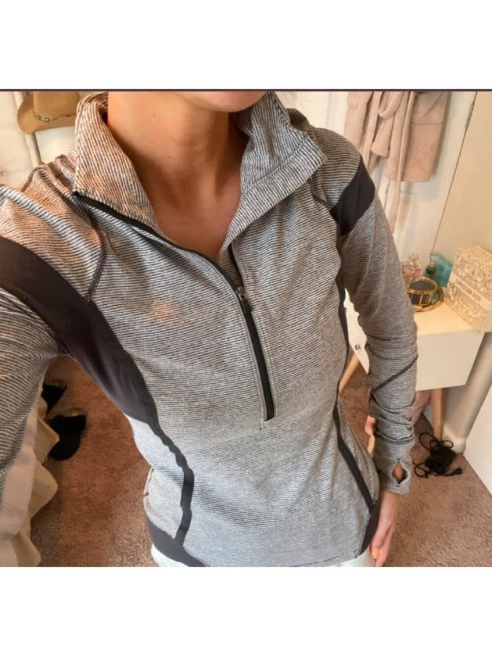 Lululemon Run Pace Setter Sweatshirt Women's Size 6 Gray & Black Stripe Full Zip